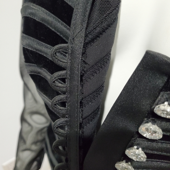 Top - Picture 4 of 7